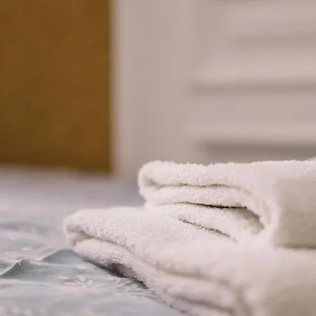 West.13 Guest מלון *