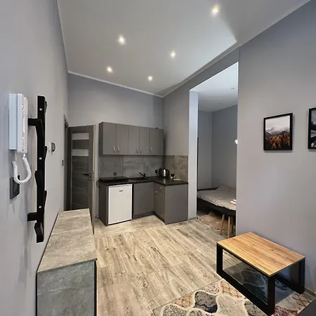 West.13 Guest מלון