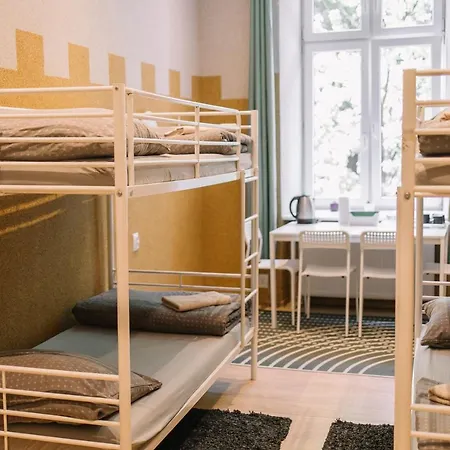 West.13 Guest Hotel *