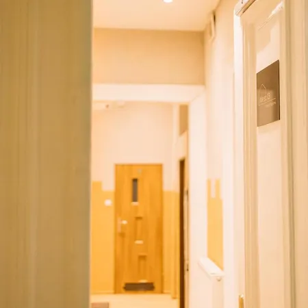 Hotel West.13 Guest *