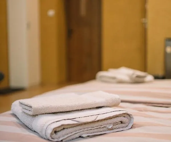 Hotel West.13 Guest *