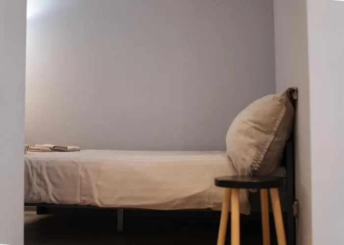 West.13 Guest Hotel *