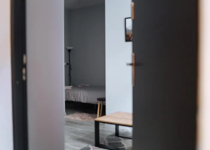 West.13 Guest Hotel *