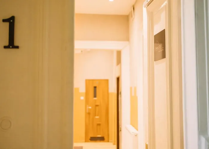 Hotel West.13 Guest *